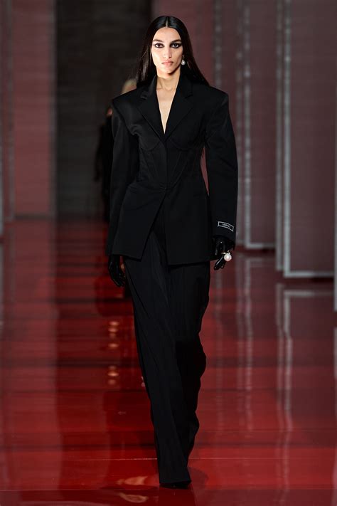 modelle versace 2022|versace pantsuit.